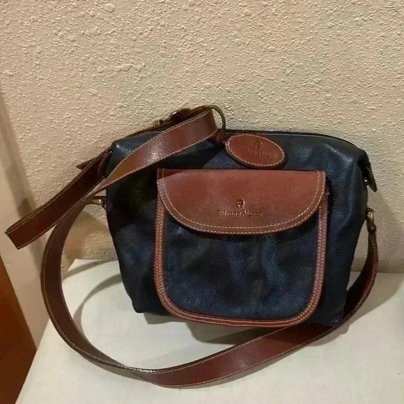 Etienne Aigner Crossbody - Picture 1 of 8